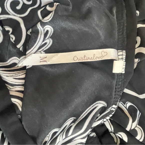 Cristina Love Black & White Off-Shoulder Mini Dress - Picture 7 of 8